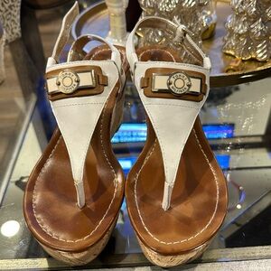 Tommy Hilfiger size 81/2